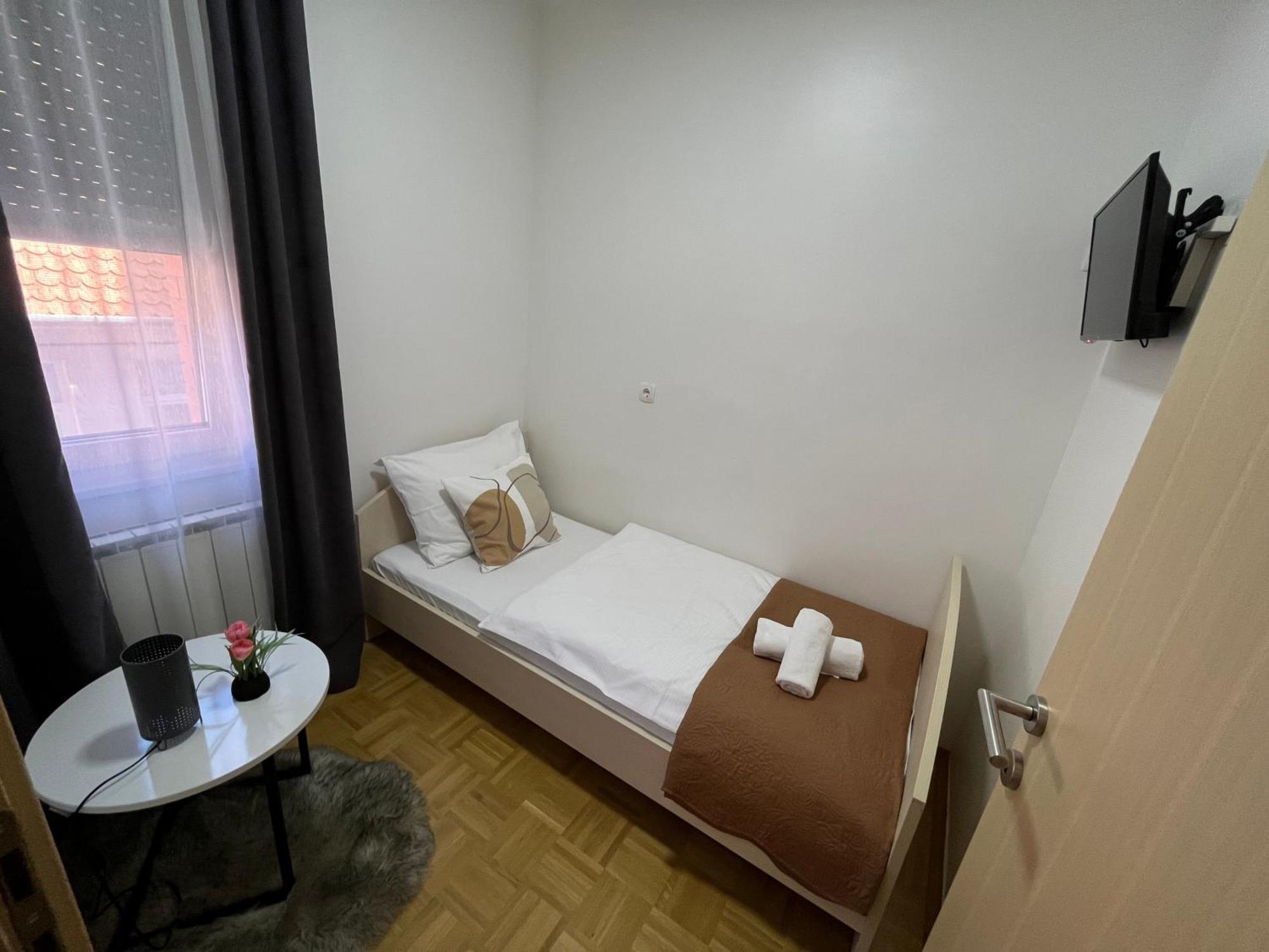 For5 Apartment Dakovo Luaran gambar