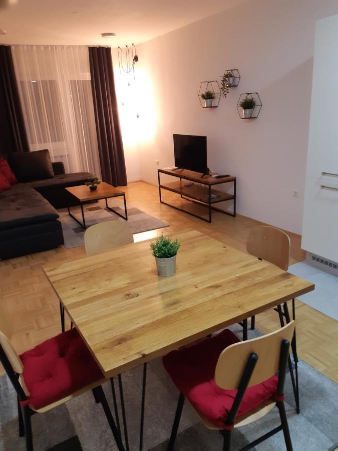 For5 Apartment Dakovo Luaran gambar